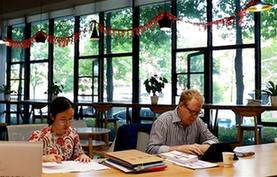 中國成就，世界矚目&mdash;&mdash;來自基層蹲點(diǎn)現(xiàn)場的報道