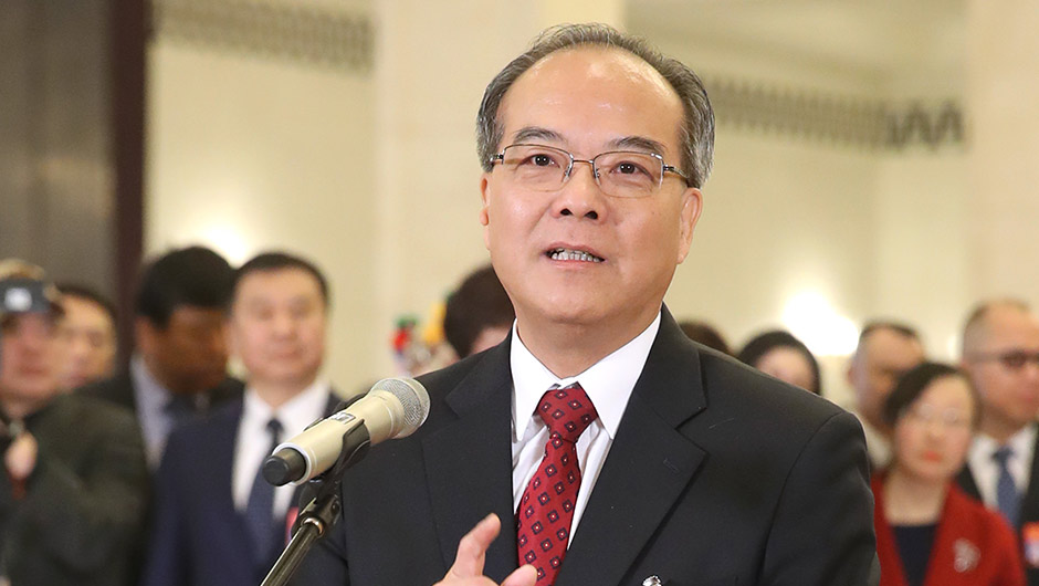 全國(guó)人大代表林少春接受采訪(fǎng)