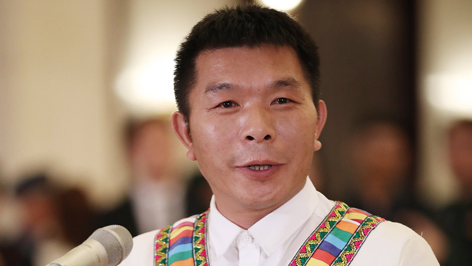 全國(guó)人大代表馬正山接受采訪(fǎng)