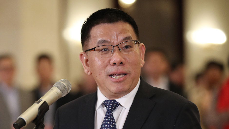 全國(guó)人大代表曾光安接受采訪(fǎng)