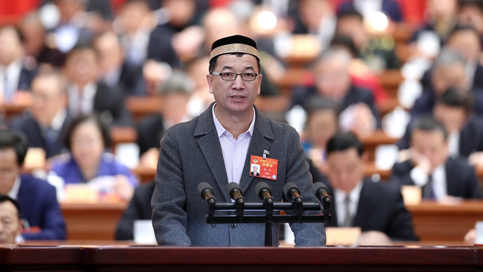 新疆維吾爾自治區(qū)呼圖壁縣政協(xié)副主席、伊斯蘭教協(xié)會會長，呼圖壁縣城鎮(zhèn)陜西寺阿訇 楊杰