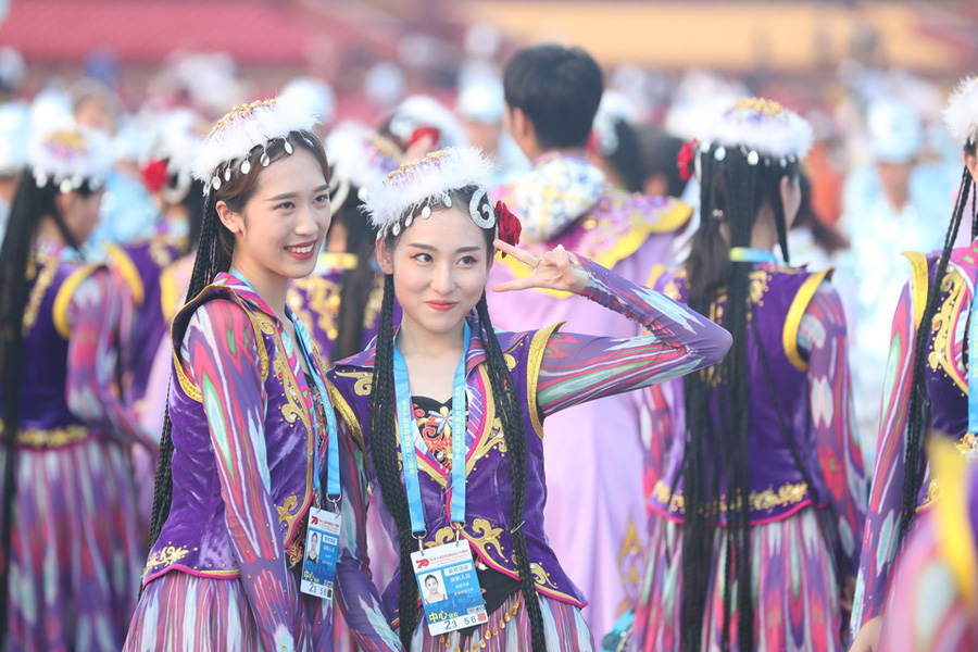 今晚，我們歡聚在天安門廣場(chǎng)