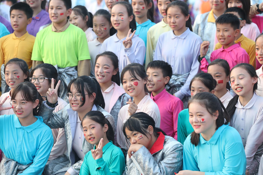 今晚，我們歡聚在天安門廣場(chǎng)