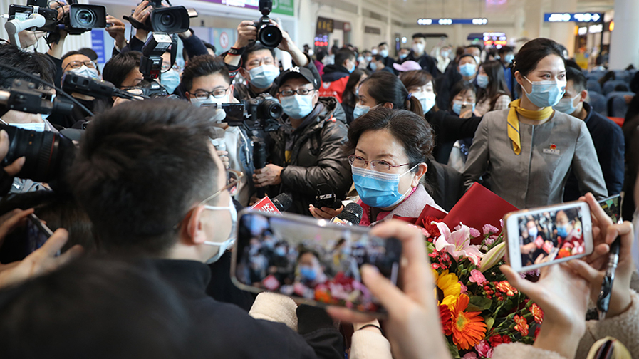 武漢櫻花爛漫，抗疫英雄歸來