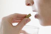 【健康解碼】說明書上這么多副作用 這藥我還吃不吃？