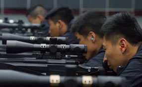 藍(lán)劍C位，很酷很忠誠