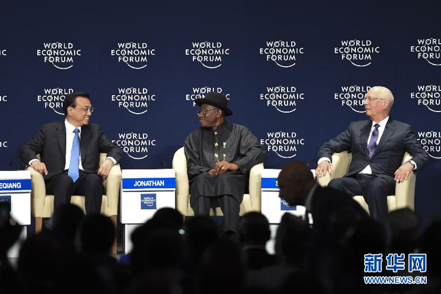 5月8日，中國國務(wù)院總理李克強在阿布賈出席第24屆世界經(jīng)濟論壇非洲峰會全會，發(fā)表題為《共同推動非洲發(fā)展邁上新臺階》的特別致辭。新華社記者 李學(xué)仁 攝 