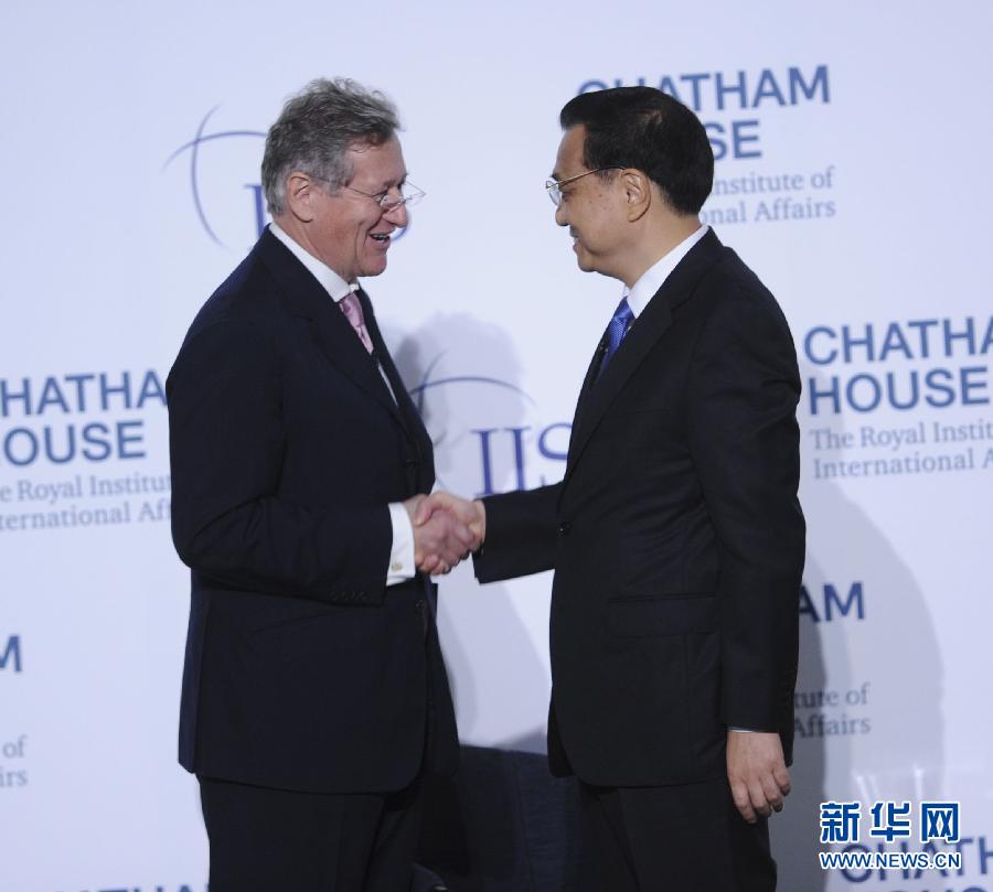  6月18日，國務(wù)院總理李克強在倫敦金融城市長官邸面向英國皇家國際問題研究所和國際戰(zhàn)略研究所兩大智庫發(fā)表題為《共建包容發(fā)展的美好世界》的演講。新華社記者 張鐸 攝 