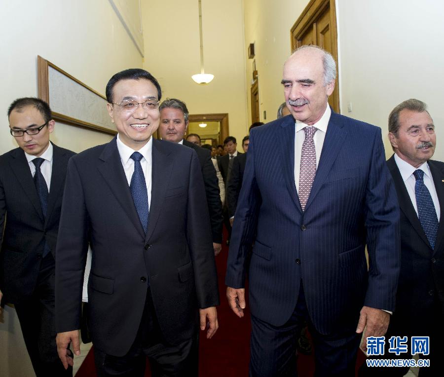6月19日，國務(wù)院總理李克強(qiáng)在希臘議會(huì)大廈會(huì)見希臘議長(zhǎng)米馬拉基斯。新華社記者 王曄 攝