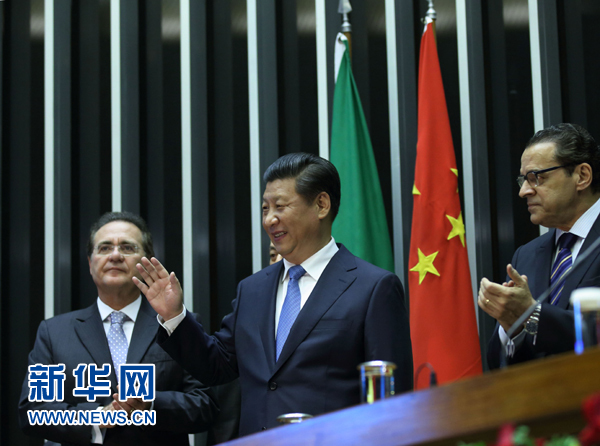 7月16日，國(guó)家主席習(xí)近平在巴西國(guó)會(huì)發(fā)表《弘揚(yáng)傳統(tǒng)友好共譜合作新篇》的演講。 新華社記者 蘭紅光 攝 