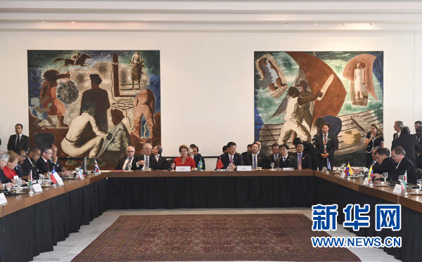 當(dāng)?shù)貢r間7月17日，國家主席習(xí)近平出席在巴西利亞舉行的中國－拉美和加勒比國家領(lǐng)導(dǎo)人會晤。 新華社記者 李學(xué)仁 攝