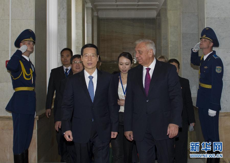 9月27日，應(yīng)邀訪問白俄羅斯的國務(wù)院副總理張高麗在明斯克同白俄羅斯總理米亞斯尼科維奇舉行會談。 新華社記者王曄攝