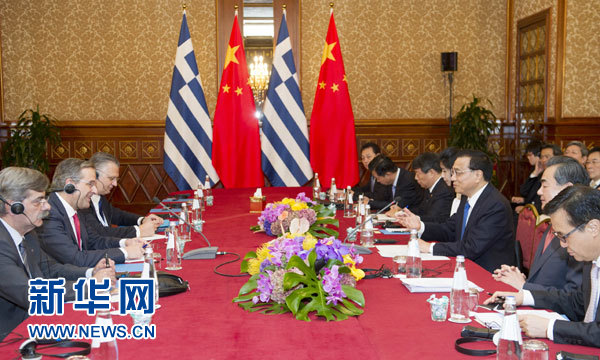 10月16日，中國(guó)國(guó)務(wù)院總理李克強(qiáng)在意大利米蘭會(huì)見(jiàn)希臘總理薩馬拉斯。 新華社記者 謝環(huán)馳 攝