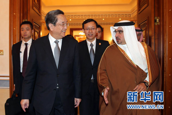 11月6日，正在巴林進行正式友好訪問的全國政協(xié)主席俞正聲在麥納麥會見巴林王儲薩勒曼。 新華社記者劉衛(wèi)兵攝