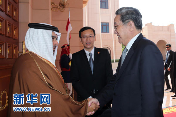11月6日，正在巴林進行正式友好訪問的全國政協(xié)主席俞正聲在麥納麥會見巴林王儲薩勒曼。 新華社記者劉衛(wèi)兵攝