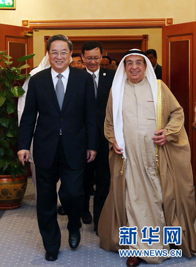 11月6日，正在巴林進行正式友好訪問的全國政協(xié)主席俞正聲在麥納麥會見巴林副首相穆罕默德。 新華社記者劉衛(wèi)兵攝