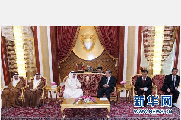11月6日，正在巴林進行正式友好訪問的全國政協(xié)主席俞正聲在麥納麥會見巴林國王哈馬德。 新華社記者 張鐸 攝