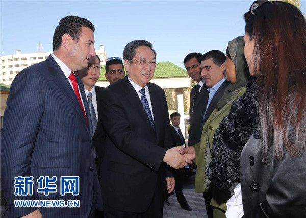 11月9日，正在約旦進(jìn)行正式友好訪問的全國政協(xié)主席俞正聲在安曼會(huì)見約旦眾議院代議長薩法迪。 新華社記者 劉衛(wèi)兵 攝 