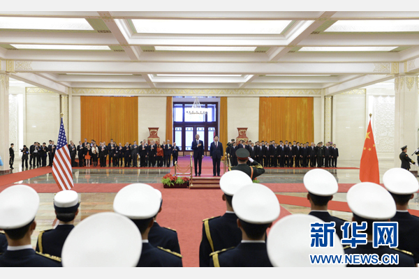 11月12日，國家主席習近平在北京人民大會堂舉行歡迎儀式，歡迎美國總統(tǒng)奧巴馬對中國進行國事訪問。 新華社記者 馬占成 攝