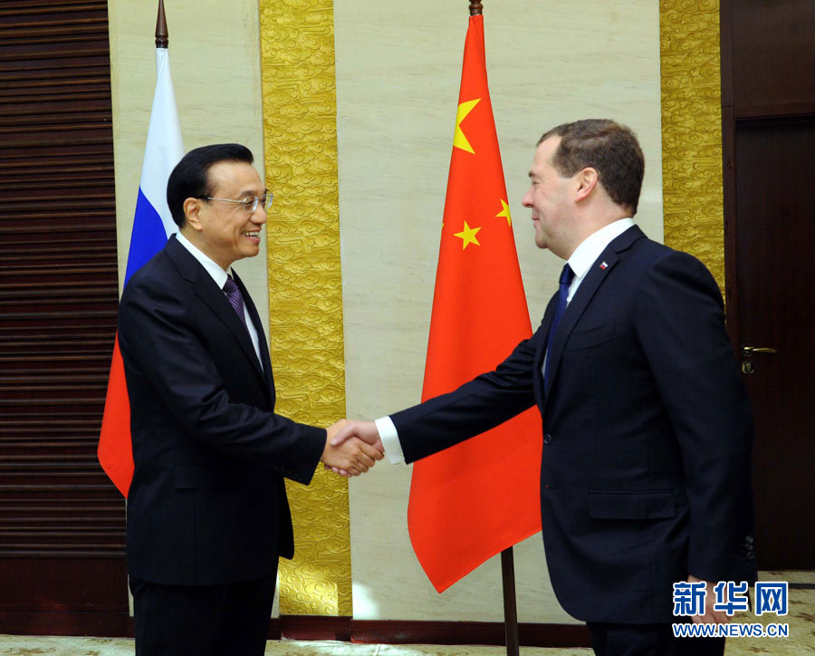 12月15日，中國國務(wù)院總理李克強在阿斯塔納會見俄羅斯總理梅德韋杰夫。 新華社記者 饒愛民 攝