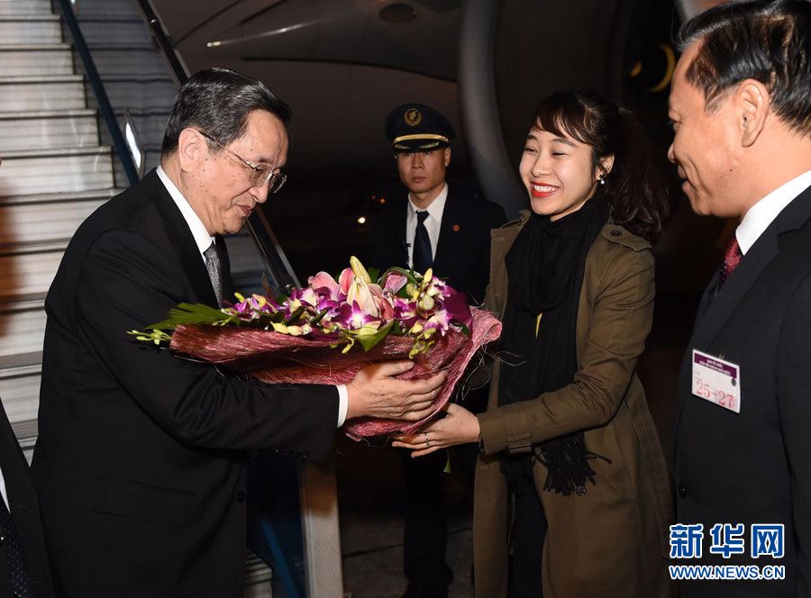 12月25日至27日，中共中央政治局常委、全國政協主席俞正聲對越南進行正式訪問。這是12月25日，俞正聲抵達河內，開始對越南進行正式訪問。 新華社記者馬占成攝