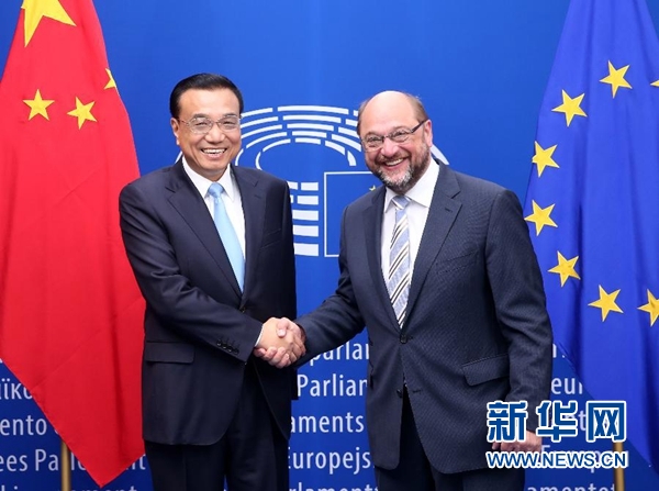 當(dāng)?shù)貢r(shí)間6月29日上午，國(guó)務(wù)院總理李克強(qiáng)在布魯塞爾會(huì)見歐洲議會(huì)議長(zhǎng)舒爾茨。 新華社記者 龐興雷 攝