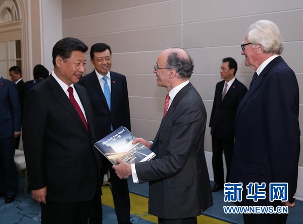 10月22日，國家主席習(xí)近平在倫敦集體會見英國前首相布朗等英國友人。新華社記者 龐興雷 攝 