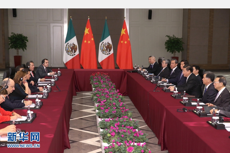 11月16日，國(guó)家主席習(xí)近平在土耳其安塔利亞會(huì)見墨西哥總統(tǒng)培尼亞。 新華社記者 馬占成 攝