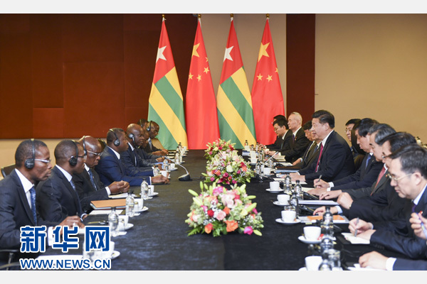12月3日，國家主席習(xí)近平在約翰內(nèi)斯堡會見多哥總統(tǒng)福雷。新華社記者 謝環(huán)馳 攝 