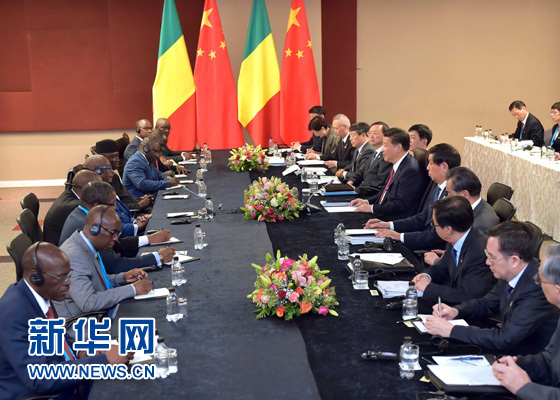 12月3日，國家主席習近平在約翰內斯堡會見馬里總統(tǒng)凱塔。新華社記者 李濤 攝