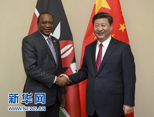 12月3日，國家主席習近平在約翰內(nèi)斯堡會見肯尼亞總統(tǒng)肯雅塔。新華社記者 謝環(huán)馳 攝