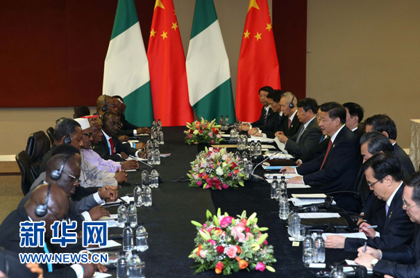 12月4日，國家主席習(xí)近平在約翰內(nèi)斯堡會見尼日利亞總統(tǒng)布哈里。 新華社記者 龐興雷 攝 