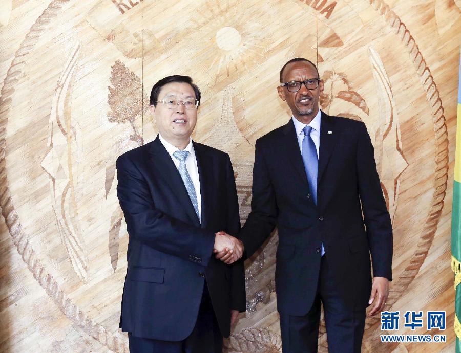 3月22日至23日，全國人大常委會(huì)委員長張德江對盧旺達(dá)進(jìn)行正式友好訪問。這是3月23日，張德江在盧旺達(dá)首都基加利會(huì)見盧旺達(dá)總統(tǒng)卡加梅。新華社記者 丁林 攝