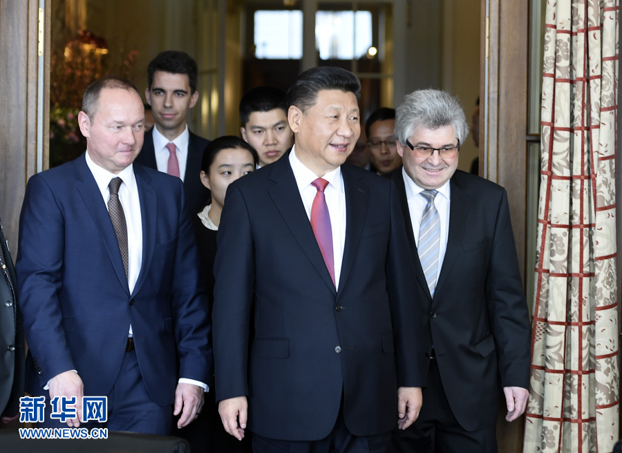 1月16日，國家主席習(xí)近平在伯爾尼會見瑞士聯(lián)邦國民院議長施塔爾和聯(lián)邦院議長比紹夫貝爾格。 新華社記者 謝環(huán)馳 攝