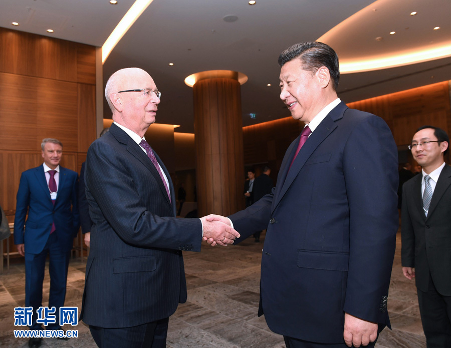 1月17日，國家主席習(xí)近平在瑞士達(dá)沃斯會(huì)見世界經(jīng)濟(jì)論壇主席施瓦布。 新華社記者 饒愛民 攝