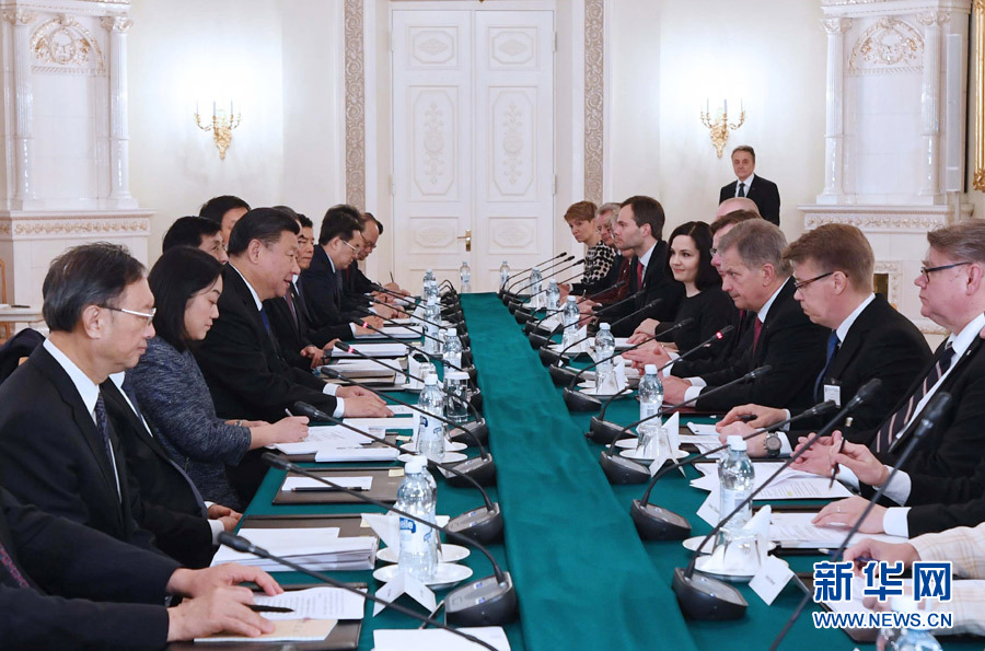 4月5日，國家主席習(xí)近平在赫爾辛基同芬蘭總統(tǒng)尼尼斯托舉行會(huì)談。 新華社記者 饒愛民 攝