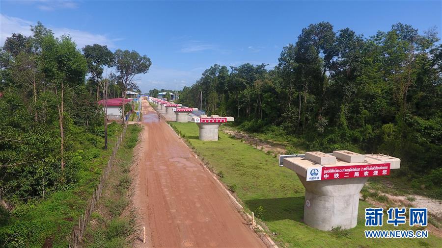 （國際&middot;圖文互動）（2）中老鐵路上的絢爛長虹&mdash;&mdash;老撾楠科內(nèi)河特大橋主體工程完工側記