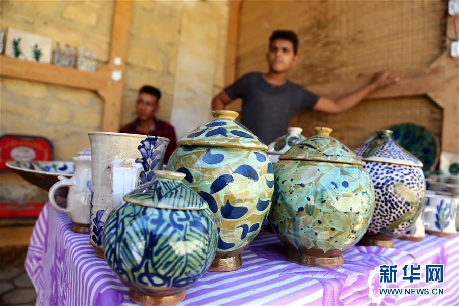 （國(guó)際&middot;圖文互動(dòng)）（1）通訊：埃及傳統(tǒng)陶藝村煥發(fā)現(xiàn)代魅力