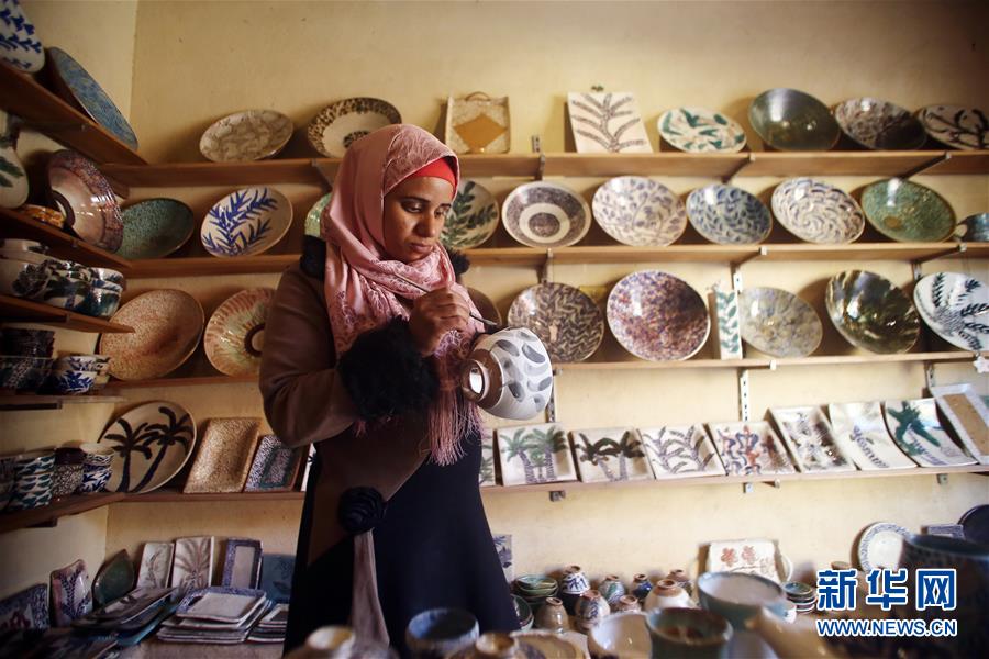 （國際&middot;圖文互動(dòng)）（2）通訊：埃及傳統(tǒng)陶藝村煥發(fā)現(xiàn)代魅力