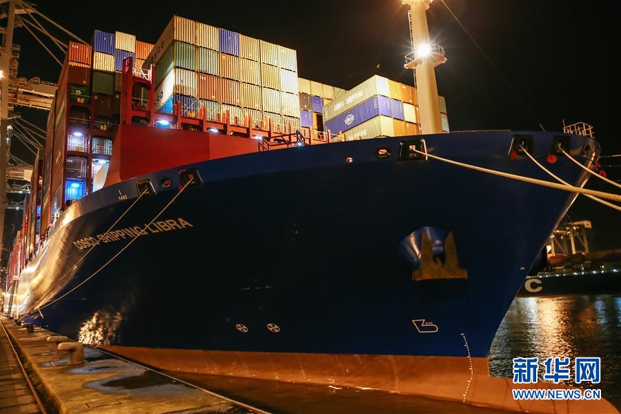 （國際&middot;圖文互動）（1）遠洋巨輪上遲來的年夜飯