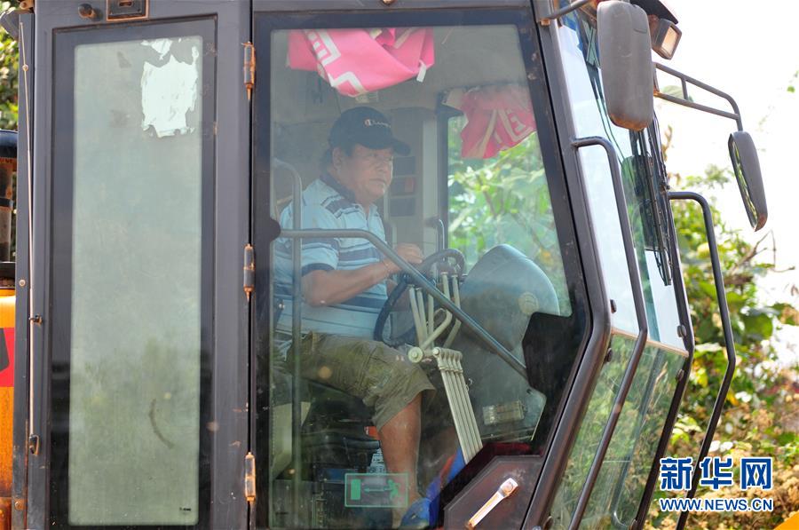 (國(guó)際·“一帶一路”高峰論壇·圖文互動(dòng))(1)老撾村民的夢(mèng)想在中老鐵路上延伸