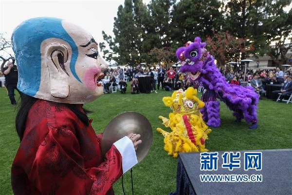 （國際&middot;圖文互動(dòng)）（4）通訊：瞧這一家子舞獅的美國人