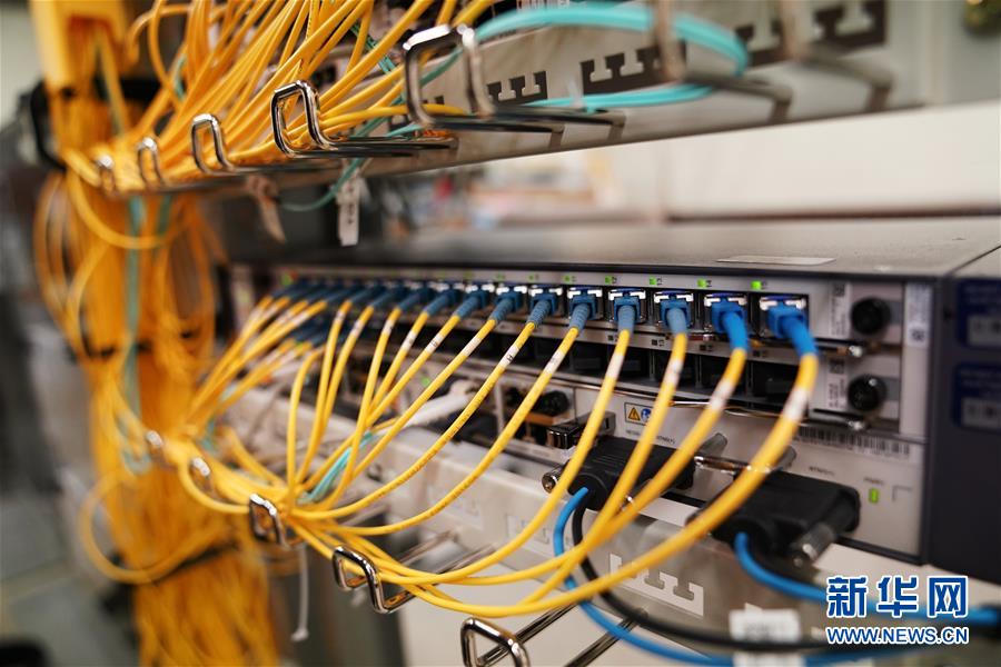 （國際&middot;圖文互動）（3）通訊：安全、好用、實惠&mdash;&mdash;美國電信運營商的華為親體驗