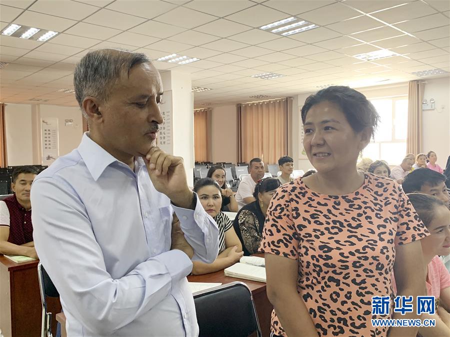 （圖文互動）（2）多國駐華使節(jié)參訪新疆：中國反恐、去極端化經(jīng)驗值得學(xué)習(xí)借鑒