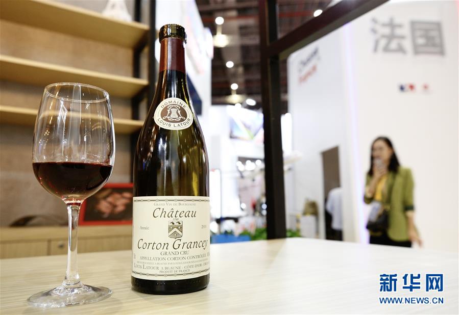 （新華全媒頭條&middot;圖文互動）（5）大江奔騰勢如虹&mdash;&mdash;習(xí)近平主席出席第二屆中國國際進(jìn)口博覽會紀(jì)實