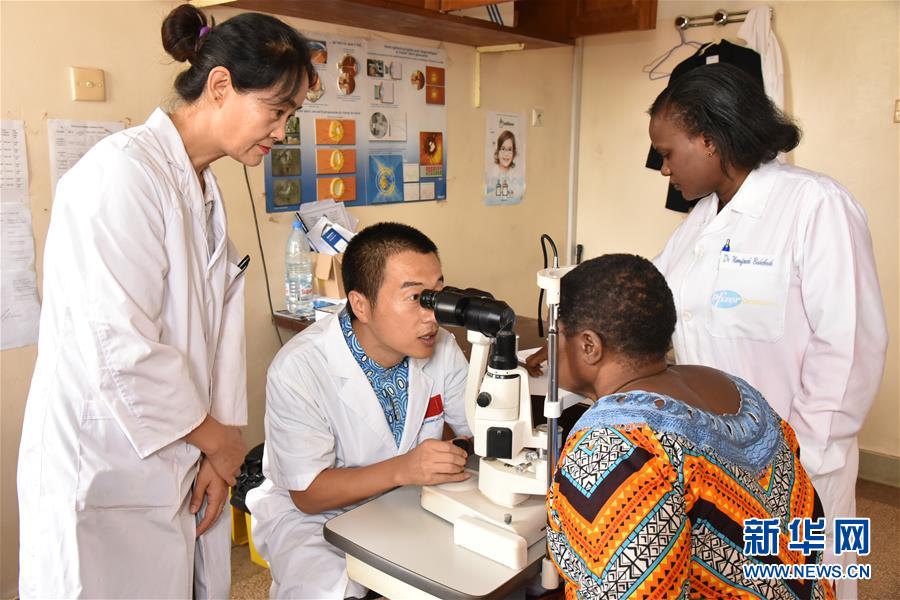 (國際·圖文互動)(4)通訊:《中喀一家人》——贈別中國醫(yī)療隊員的非洲旋律