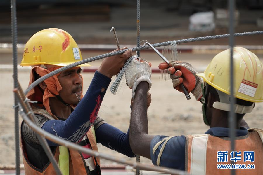 （國際&middot;圖文互動）（4）通訊：春節(jié)，&ldquo;是工期而不是假期&rdquo;&mdash;&mdash;記科倫坡港口城的中國建設(shè)者