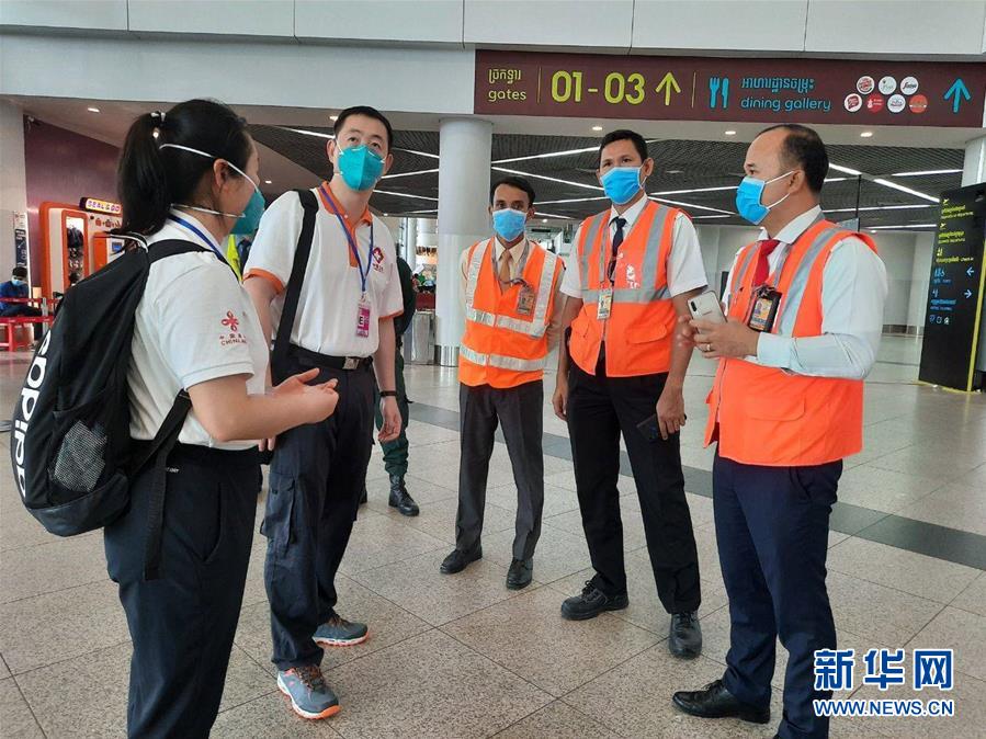 （國際疫情&middot;圖文互動）（4）&ldquo;工作忙碌又細致，經(jīng)驗豐富又專業(yè)&rdquo;&mdash;&mdash;一名柬埔寨青年眼中的中國援柬抗疫醫(yī)療專家組