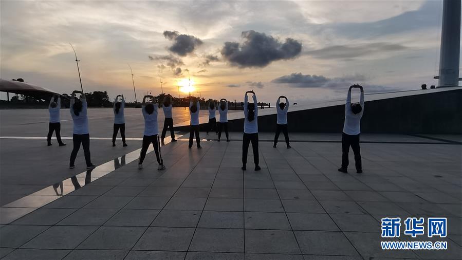 （國際疫情&middot;圖文互動(dòng)）（7）中國醫(yī)療專家組為赤道幾內(nèi)亞抗疫帶來&ldquo;希望之光&rdquo;