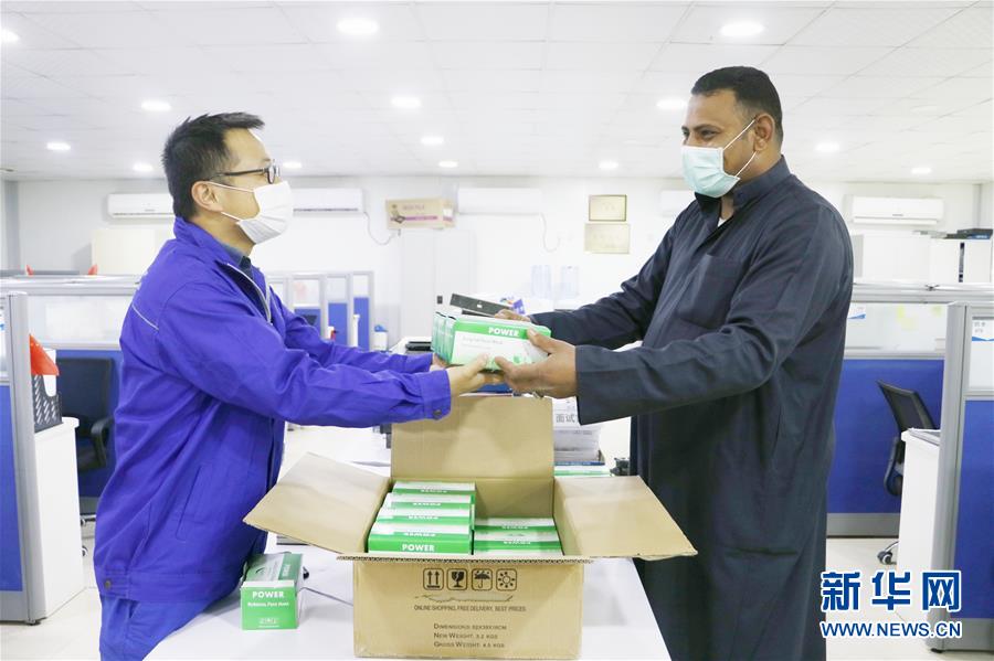 （國際疫情&middot;圖文互動）（3）通訊：防疫、生產(chǎn)兩不誤，沙漠現(xiàn)&ldquo;棋盤&rdquo;&mdash;&mdash;記中企承建科威特住房基建項目